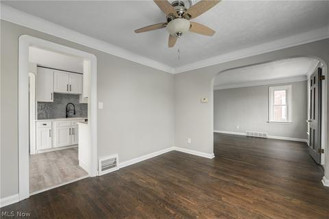 6313 Ackley Rd, Parma, OH 44129 photo 7