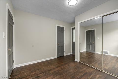 6313 Ackley Rd, Parma, OH 44129 photo 14