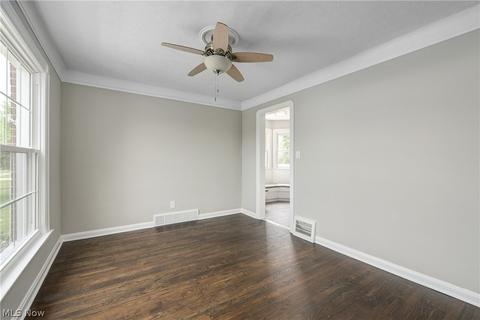 6313 Ackley Rd, Parma, OH 44129 photo 8