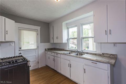 555 Elma St, Akron, OH 44310 photo 12