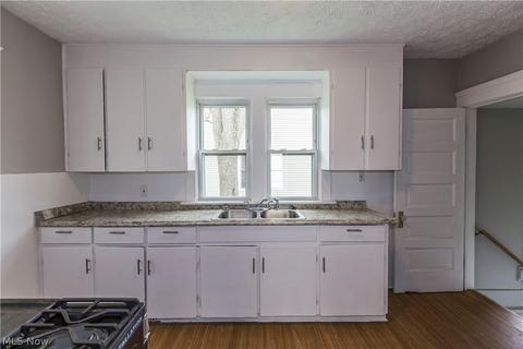 555 Elma St, Akron, OH 44310 photo 11