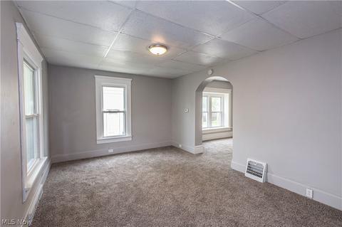 555 Elma St, Akron, OH 44310 photo 5