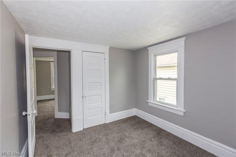 555 Elma St, Akron, OH 44310 photo 17