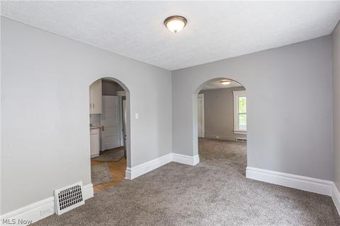 555 Elma St, Akron, OH 44310 photo 6