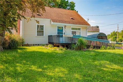 1265 Hilltop Dr, Akron, OH 44310 photo 4
