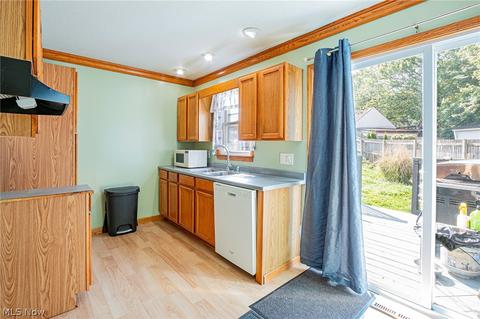1265 Hilltop Dr, Akron, OH 44310 photo 12