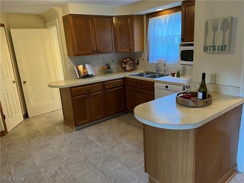 144 Lee Rd, Berea, OH 44017 photo 16