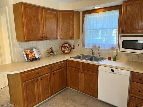 144 Lee Rd, Berea, OH 44017 photo 15