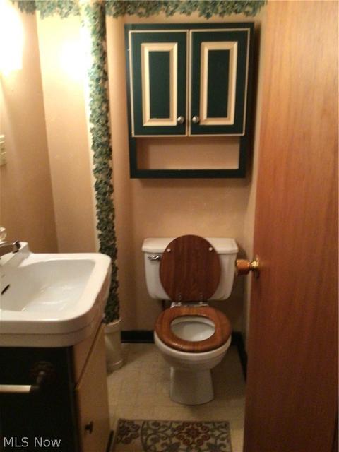 659 E 240th St, Euclid, OH 44123 photo 23