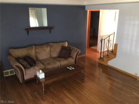 659 E 240th St, Euclid, OH 44123 photo 12