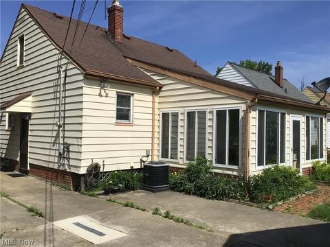 659 E 240th St, Euclid, OH 44123 photo 4