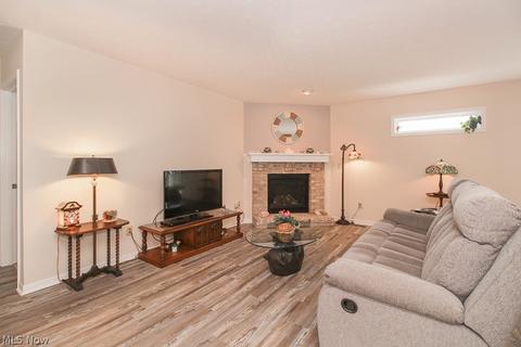 190 Westminster Way, Elyria, OH 44035 photo 4