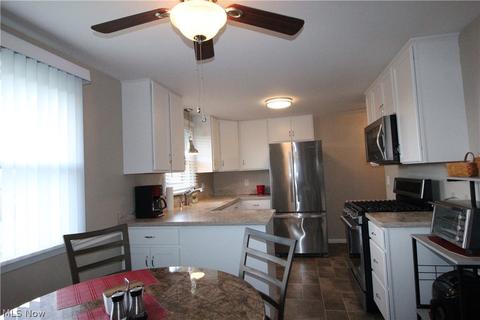 1425 Stadium Overlook Dr NW, Canton, OH 44708 photo 9
