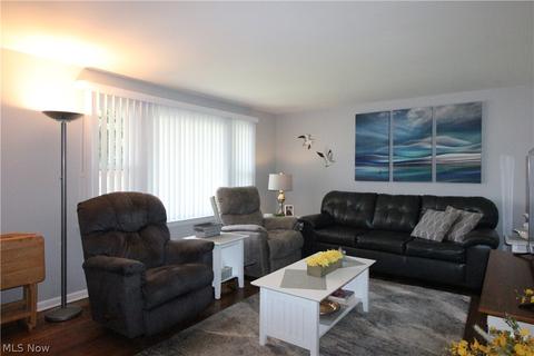 1425 Stadium Overlook Dr NW, Canton, OH 44708 photo 3