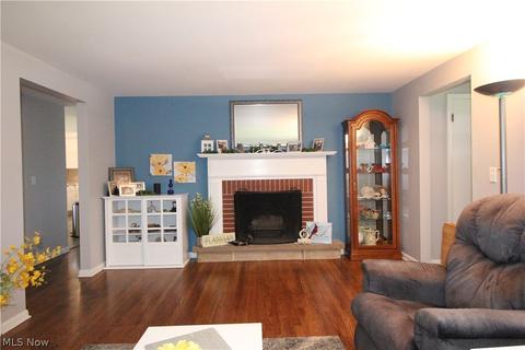 1425 Stadium Overlook Dr NW, Canton, OH 44708 photo 2