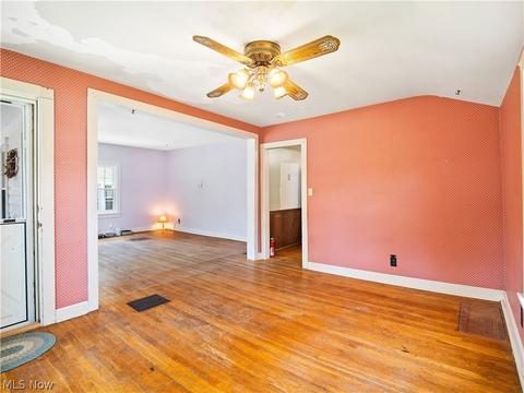 227 E Bridge St, Berea, OH 44017 photo 9