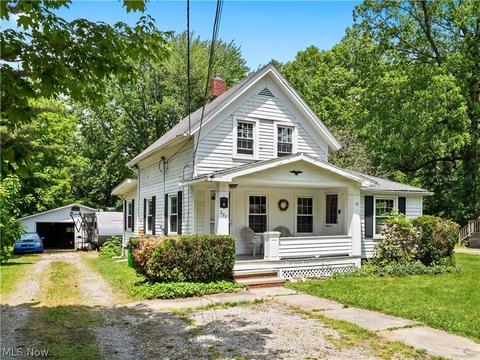 227 E Bridge St, Berea, OH 44017 photo 3