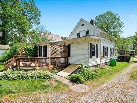 227 E Bridge St, Berea, OH 44017 photo 5