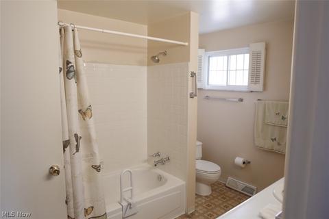 121 Edgefield Dr, Elyria, OH 44035 photo 14