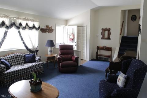 121 Edgefield Dr, Elyria, OH 44035 photo 4