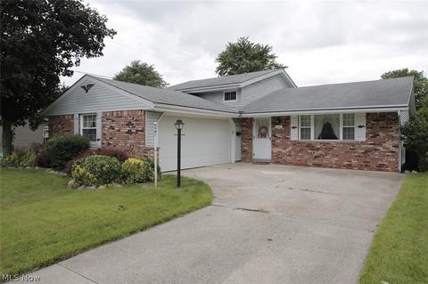 121 Edgefield Dr, Elyria, OH 44035 photo 1