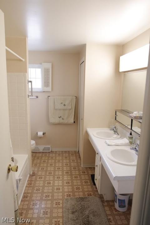 121 Edgefield Dr, Elyria, OH 44035 photo 13