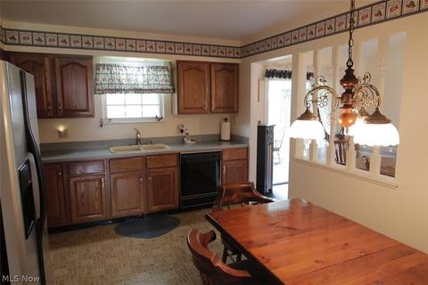 121 Edgefield Dr, Elyria, OH 44035 photo 8