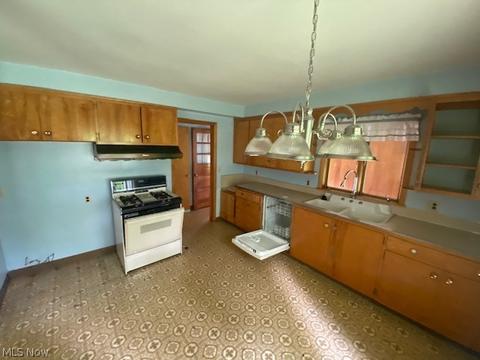 618 Holden Dr, Ashtabula, OH 44004 photo 4