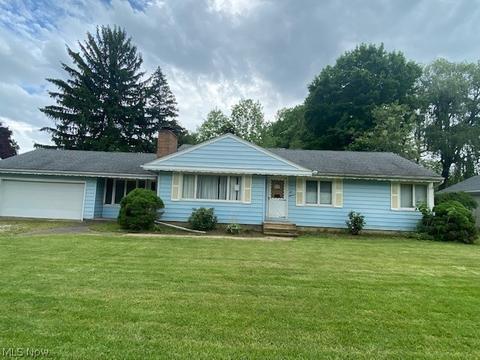 618 Holden Dr, Ashtabula, OH 44004 photo 1