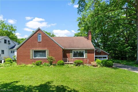 145 Berkley Rd, Elyria, OH 44035 photo 2