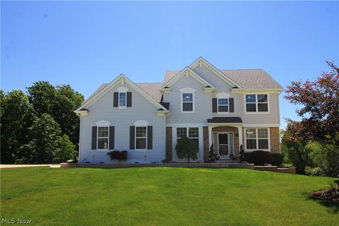 568 Dover Dr, Aurora, OH 44202 photo 1