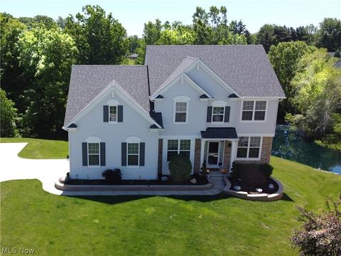 568 Dover Dr, Aurora, OH 44202 photo 2