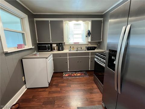 126 E 11th St, Dover, OH 44622 photo 4
