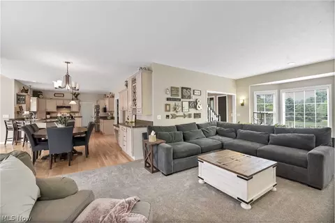 12085 Pheasant Ct, Chardon, OH 44024 photo 12