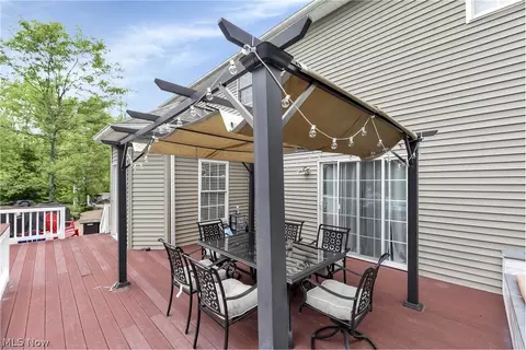 12085 Pheasant Ct, Chardon, OH 44024 photo 6