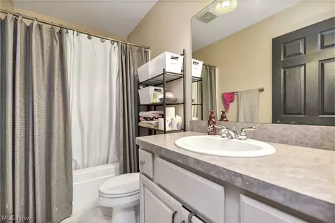 12085 Pheasant Ct, Chardon, OH 44024 photo 25