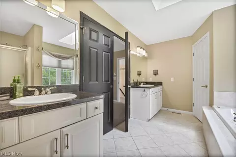 12085 Pheasant Ct, Chardon, OH 44024 photo 29