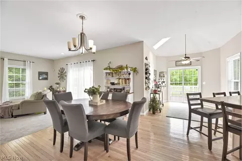 12085 Pheasant Ct, Chardon, OH 44024 photo 14