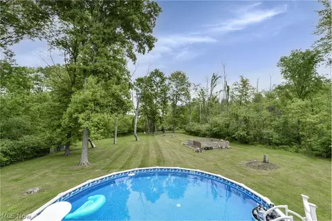 12085 Pheasant Ct, Chardon, OH 44024 photo 8
