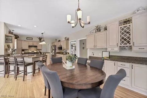 12085 Pheasant Ct, Chardon, OH 44024 photo 13