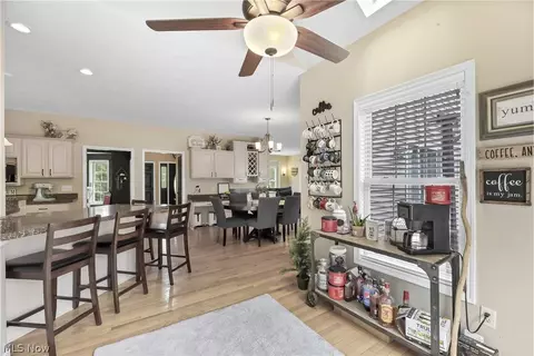 12085 Pheasant Ct, Chardon, OH 44024 photo 16