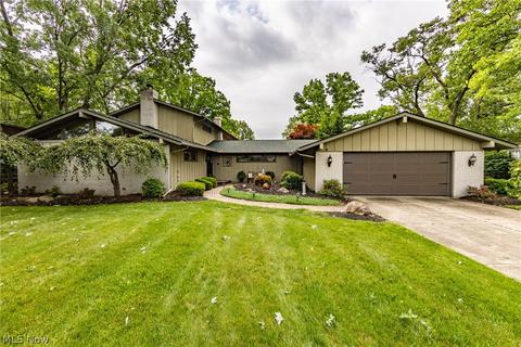120 Windbrook Ct, Elyria, OH 44035 photo 1
