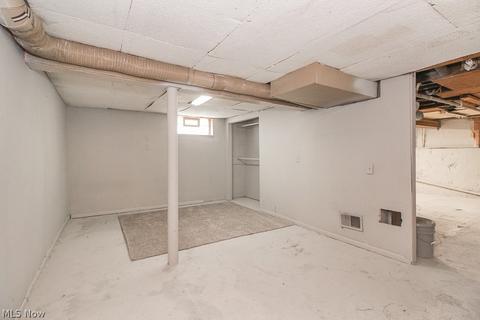 2419 E 30th St, Lorain, OH 44055 photo 24