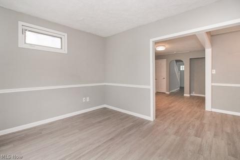 2419 E 30th St, Lorain, OH 44055 photo 9