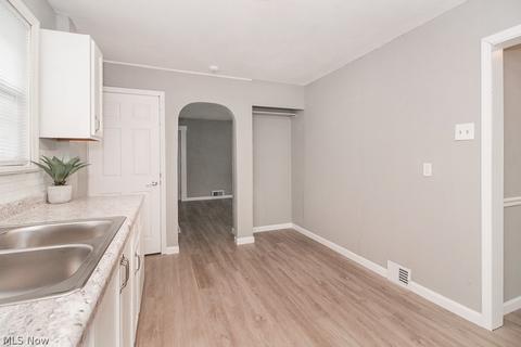 2419 E 30th St, Lorain, OH 44055 photo 6