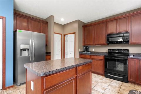 4614 Fields Way, Lorain, OH 44053 photo 8