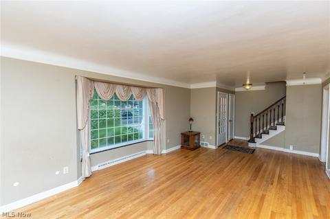 255 Hamilton Ave, Elyria, OH 44035 photo 2