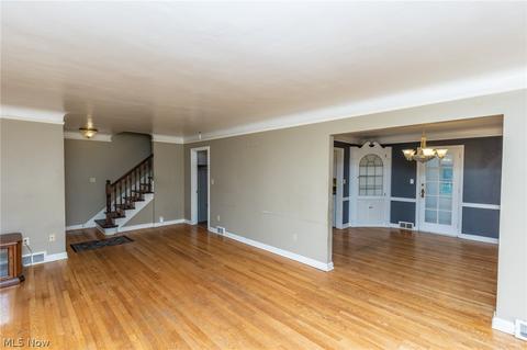 255 Hamilton Ave, Elyria, OH 44035 photo 4