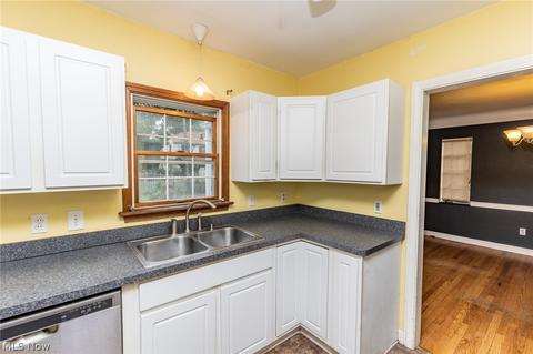 255 Hamilton Ave, Elyria, OH 44035 photo 8