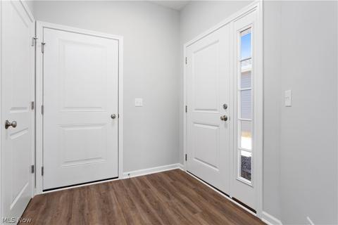 202 Silver Spring Cir, Elyria, OH 44035 photo 15